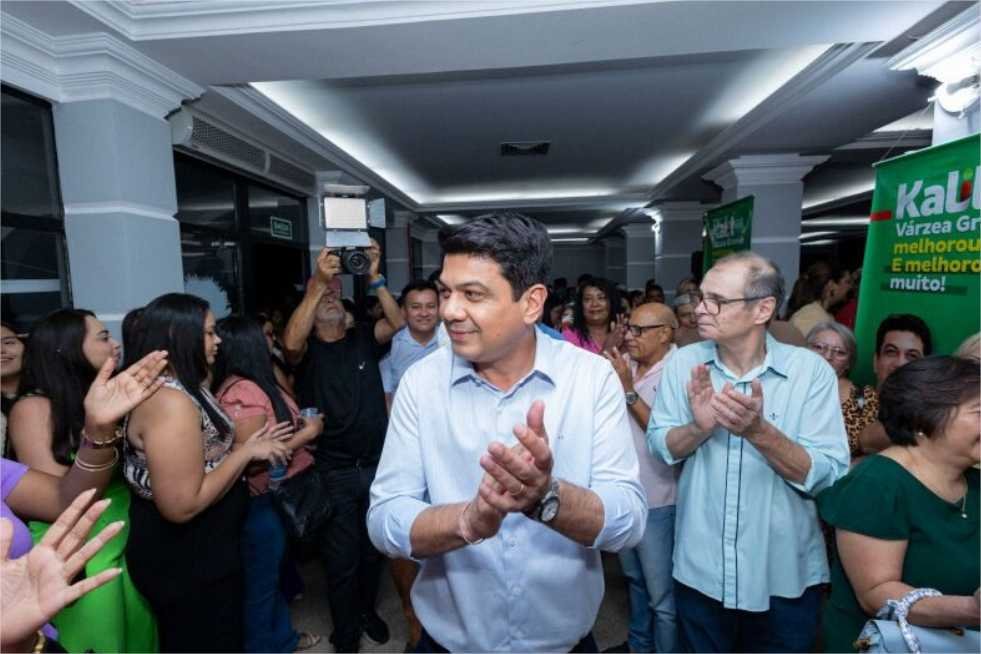 Pesquisa aponta vantagem de 43 pontos entre Kalil e Flávia Moretti