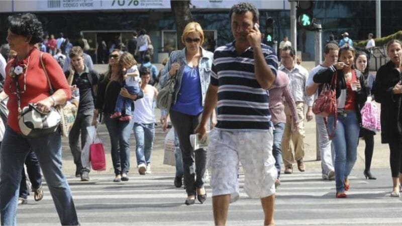 Taxa de desemprego recua em 15 estados no segundo trimestre, diz IBGE