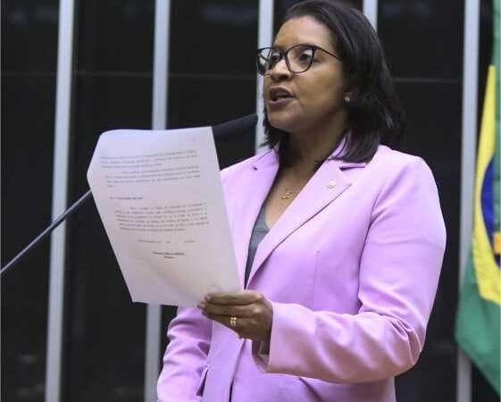 Gisela lamenta ausência de Abilio na votação de pacote antifeminicídio