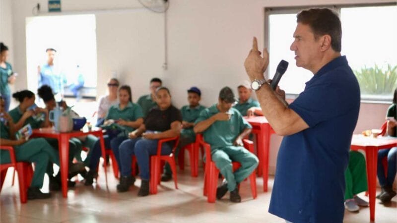 Kennedy conversa com trabalhadores do Distrito Industrial e firma compromisso de levar melhorias para a região