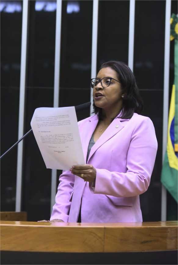 ‘Pacote Antifeminicídio reduz sensação de impunidade que reina no país’, diz Gisela Simona à Rádio Câmara