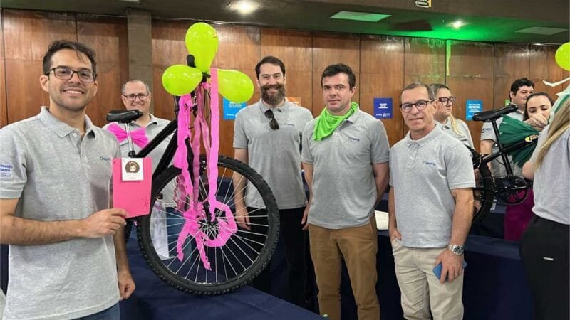 Colaboradores constroem 25 bicicletas e presenteiam crianças da ASCA