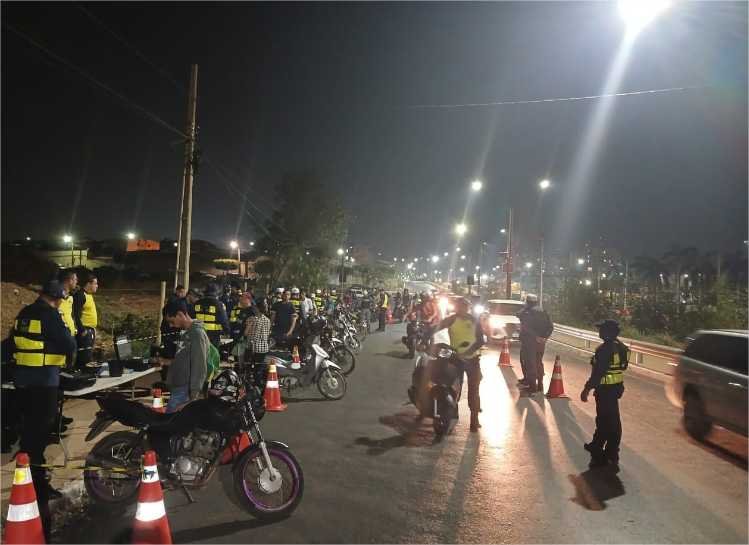 Operação Lei Seca voltada para fiscalizar motocicletas termina com dois presos e 89 autuados