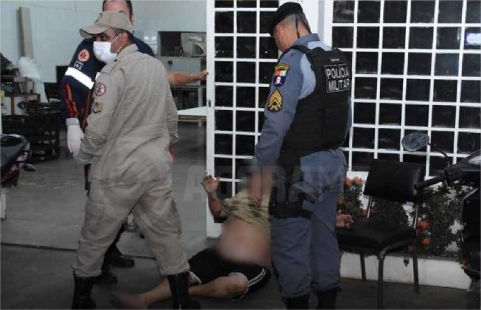 Briga durante bebedeira termina com dois esfaqueados em Rondonópolis