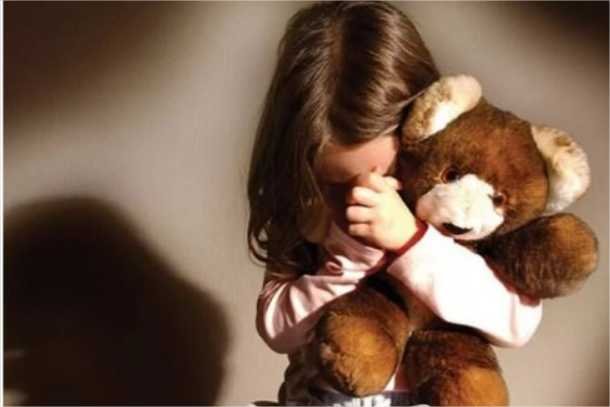 Criança de 5 anos é encontrada vagando sozinha durante a madrugada em rua de cidade de MT