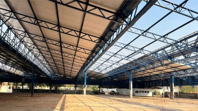 Mercado do Porto deve ficar pronto em novembro; feirantes criticam improviso