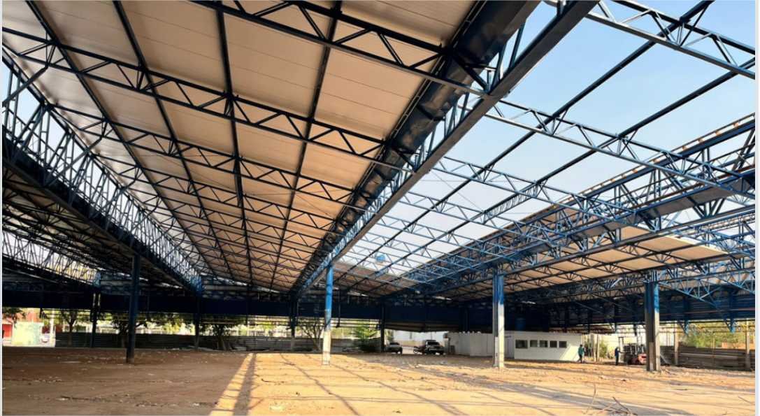 Mercado do Porto deve ficar pronto em novembro; feirantes criticam improviso