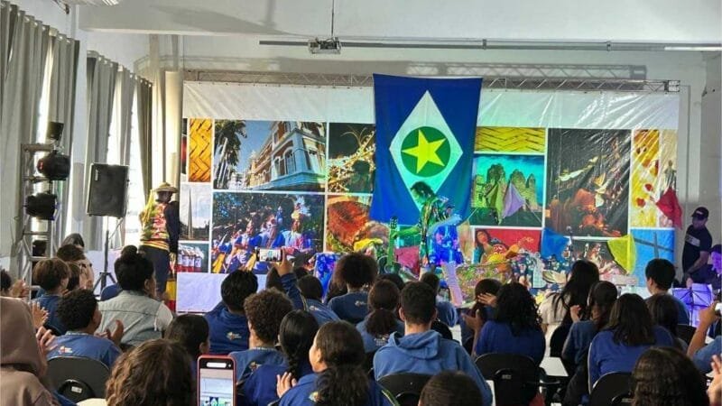Mais uma escola estadual recebe espetáculo que conta a história de MT
