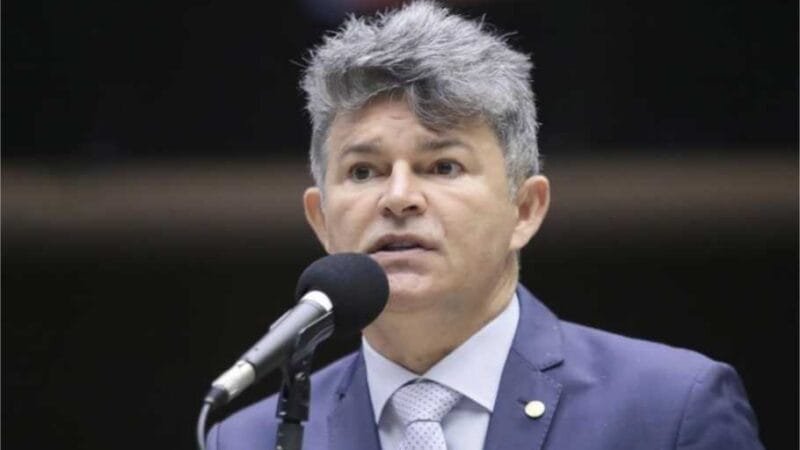 Oposição protocola novo pedido de impeachment contra Moraes nesta segunda-feira
