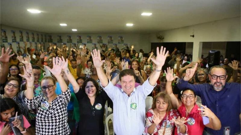 Kennedy assina carta de compromisso com profissionais da educação municipal e assegura que irá trabalhar para elevar o IDEB da rede de ensino