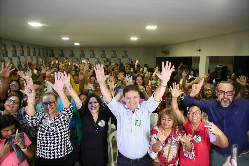 Kennedy assina carta de compromisso com profissionais da educação municipal e assegura que irá trabalhar para elevar o IDEB da rede de ensino