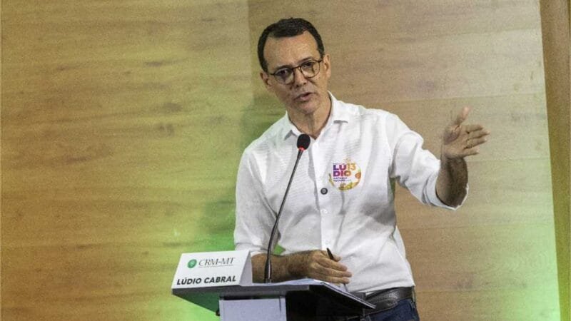 Juiz mantém no ar propagandas que mostram ligação de Botelho com a Bereré e fuga de debate no CRM