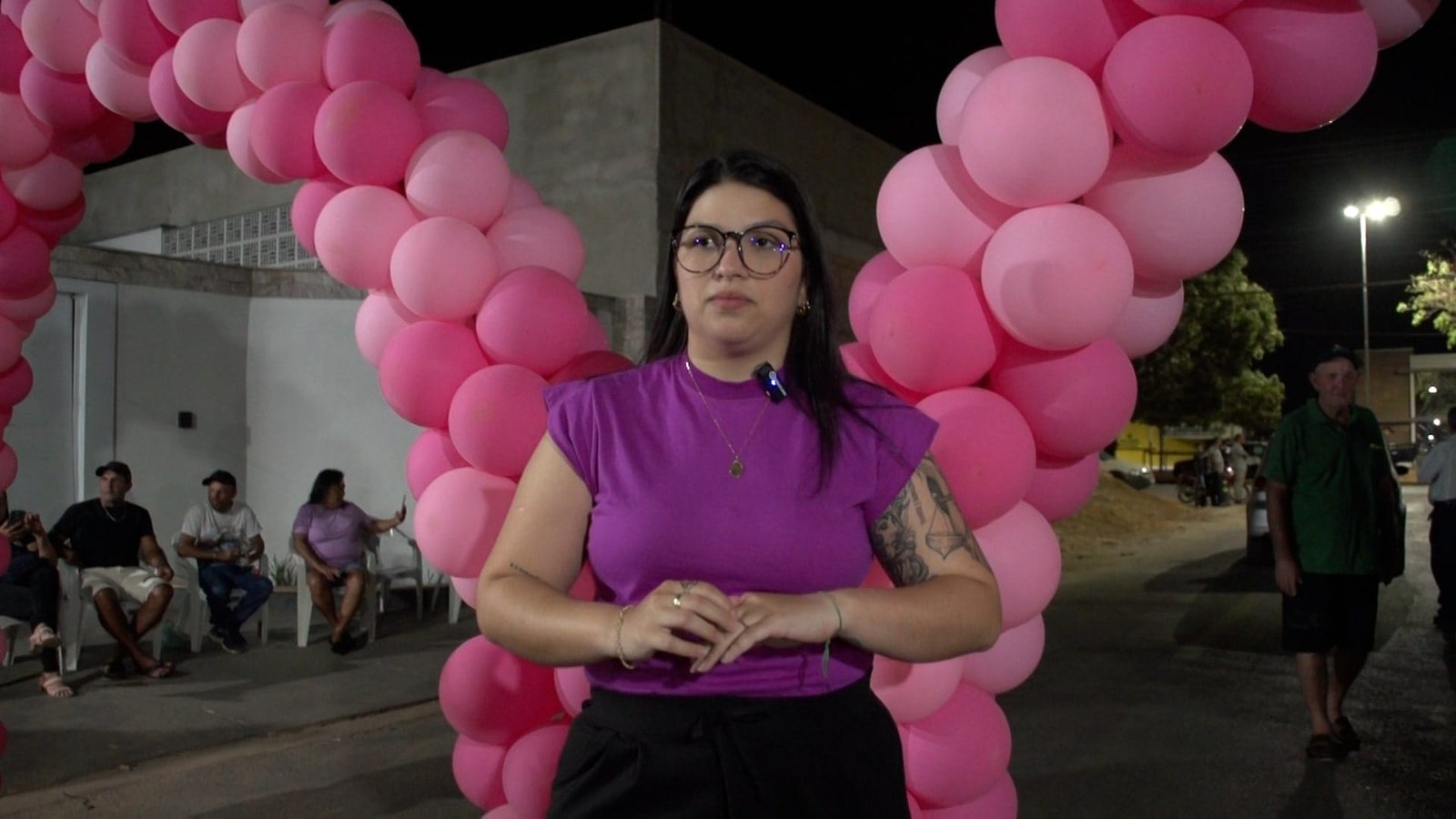 Advogada Adriana Vilela apresentou questionamento ao candidato CEBOLA (PL) (Crédito nas fotos: Daniel / Assessoria)