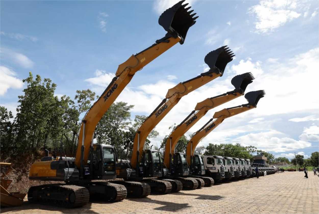 Governo de MT entregou 1.185 máquinas e caminhões para fortalecimento dos pequenos produtores e melhorias em infraestrutura