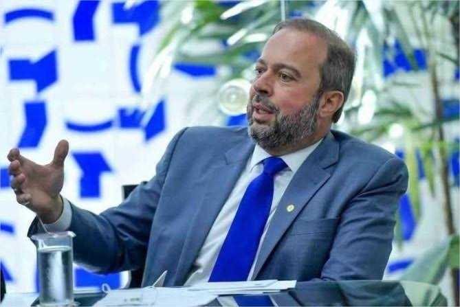 Ministro de Minas e Energia garante apoio à proposta de Lúdio para geração de energia solar:”Vai baratear conta e gerar empregos”
