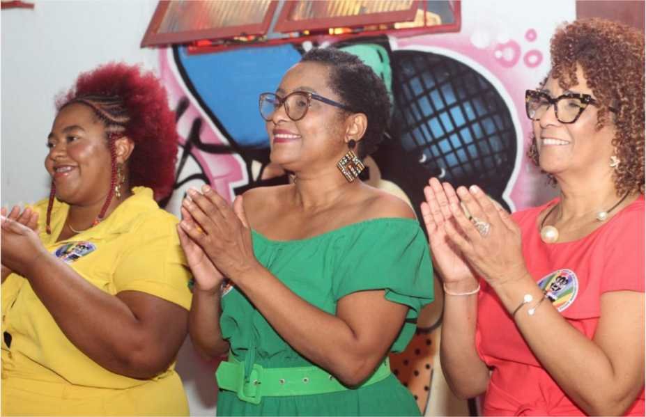 Edna recua de candidatura, indica substituta e afirma que mandato será “coletivo”