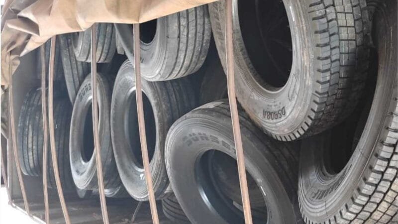 Sefaz retém carga de pneus transportados sem documento fiscal avaliada em R$ 485 mil