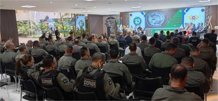 Policiais e bombeiros de cinco estados começam curso de operações no Ciopaer-MT