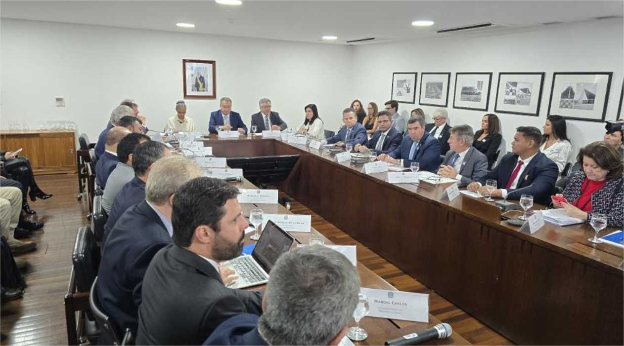 Governador defende compartilhamento de recursos para minimizar ocorrência de incêndios