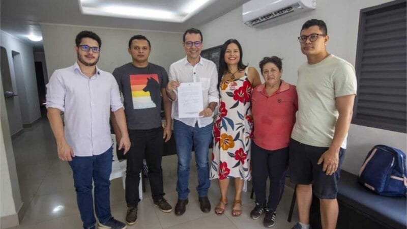 Lúdio ouve demandas e firma compromisso com servidores da Assistência Social