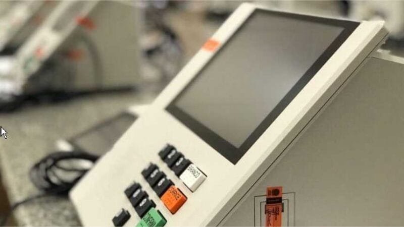 Juiz manda atualizar urnas eletrônicas após pedido de candidata