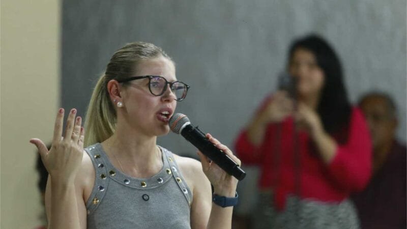 Rafaela Fávaro destaca propostas de Lúdio para cursinhos populares pré-Enem e pré-vestibular