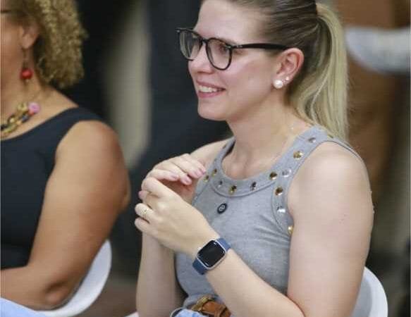 “Energia solar em casas populares construídas por Lúdio possibilitará ar-condicionado sem aumento na conta de luz”, declara Rafaela Fávaro