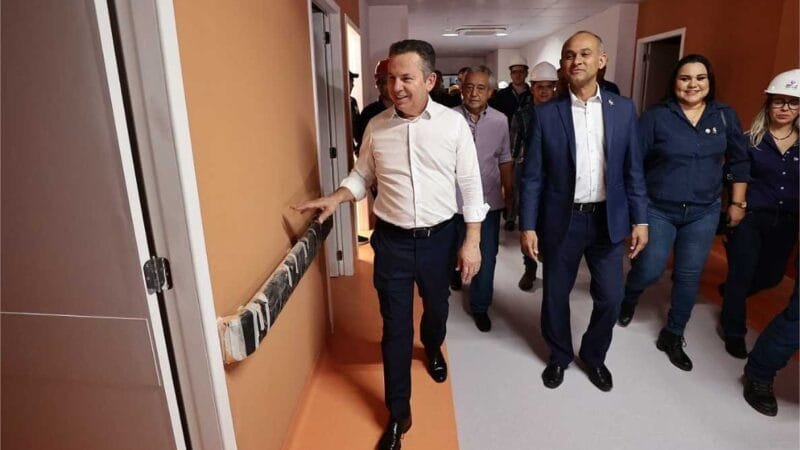 Com 70% das obras executadas, governador vistoria novo Hospital Júlio Müller