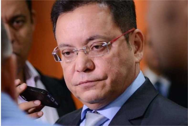 Justiça determina que Botelho retire do ar peça de campanha que tenta ligar Kennedy à casos de corrupção