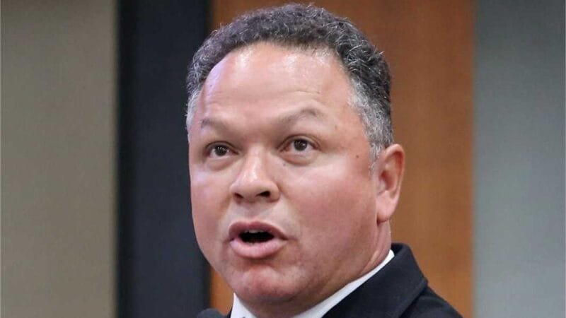 Cláudio Ferreira é acionado pela justiça por propaganda irregular e faz marketing eleitoral