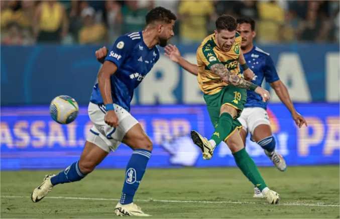 Atuações ENM: Walter inspirado e ataque em branco marcam empate entre Cuiabá e Cruzeiro; veja as notas
