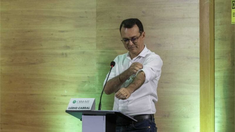 No programa eleitoral, Lúdio mostra fuga de Botelho do debate sobre Saúde de Cuiabá