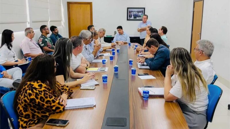 Equipes de transição se reúnem e primeiros documentos são oficialmente enteregues