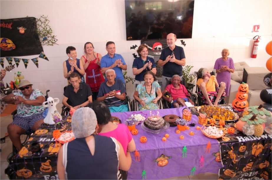 Botelho almoça com amigos do Abrigo Bom Jesus e fortalece apoio aos idosos