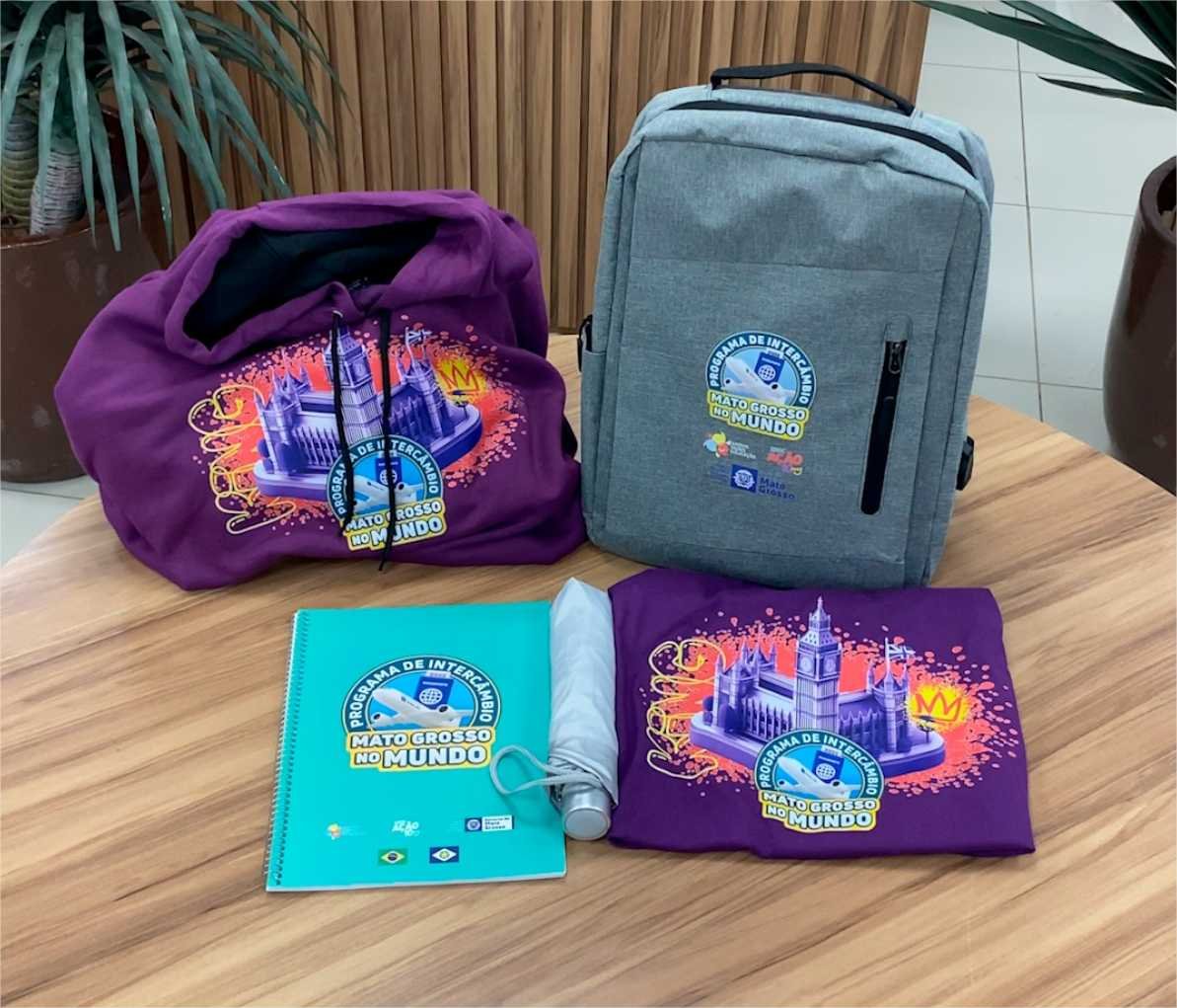 Estudantes que farão intercâmbio na Inglaterra receberão kit viagem nesta sexta-feira (04)