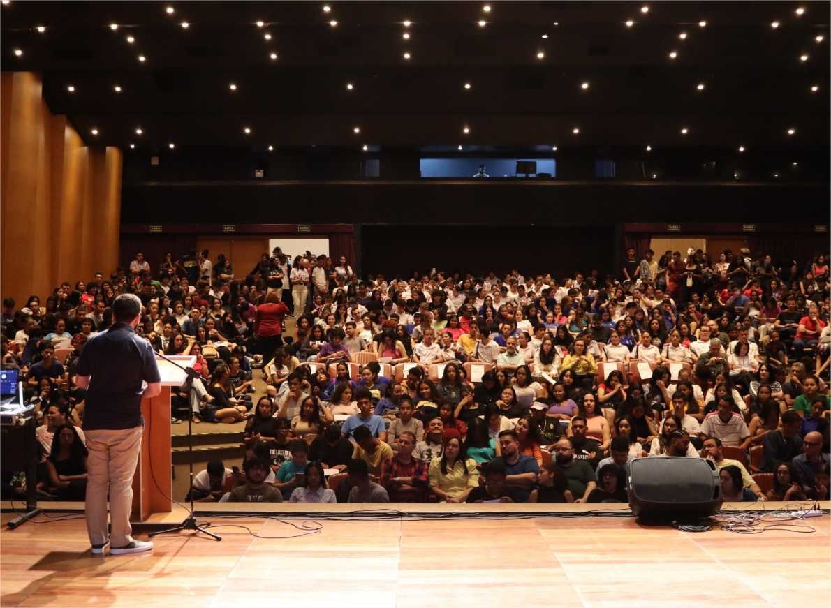 Seduc inicia intensivão de aulas online para preparar alunos da Rede Estadual para o Enem