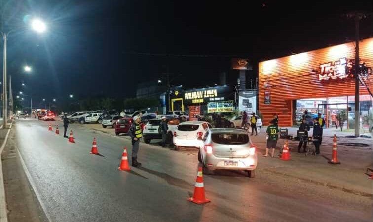 Fiscalizações da Operação Lei Seca prendem 14 condutores em avenida de Cuiabá