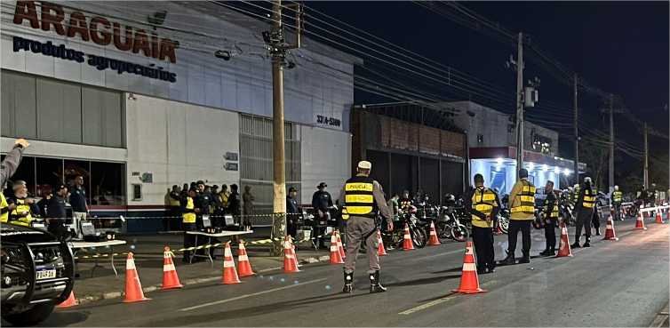 Operação Lei Seca termina com uma prisão e 49 motocicletas removidas em Cuiabá