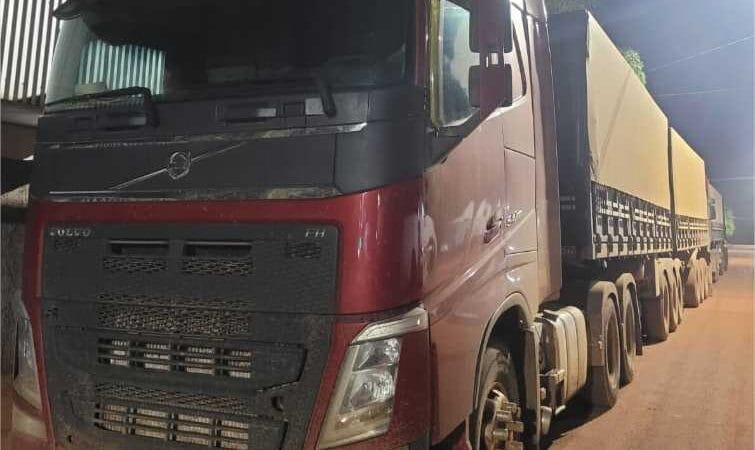 Gefron apreende quatro carretas e conduz quatro homens à delegacia por suspeita de esquema de fraude em frete