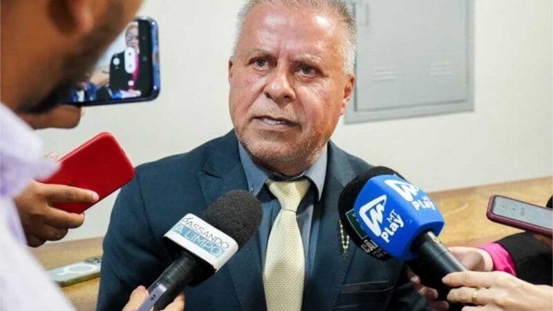 Chico minimiza rusgas e reforça apoio a Abílio: “Meu candidato”