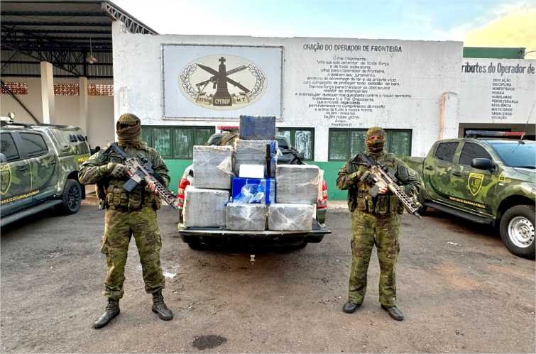 Gefron apreende 236 quilos de cocaína e causa prejuízo de R$ 5,9 milhões ao crime organizado