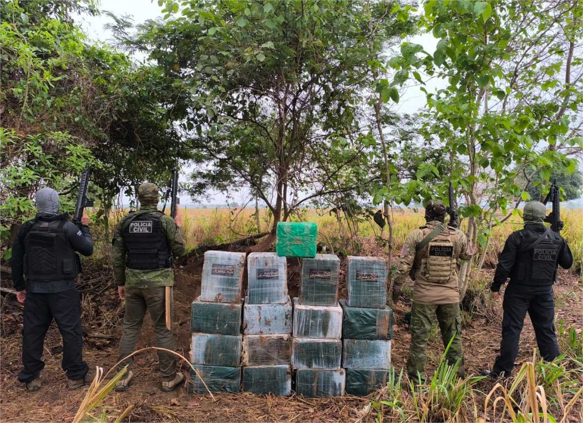 Polícia Civil apreende 500 tabletes de cocaína enterrados em sítio na fronteira