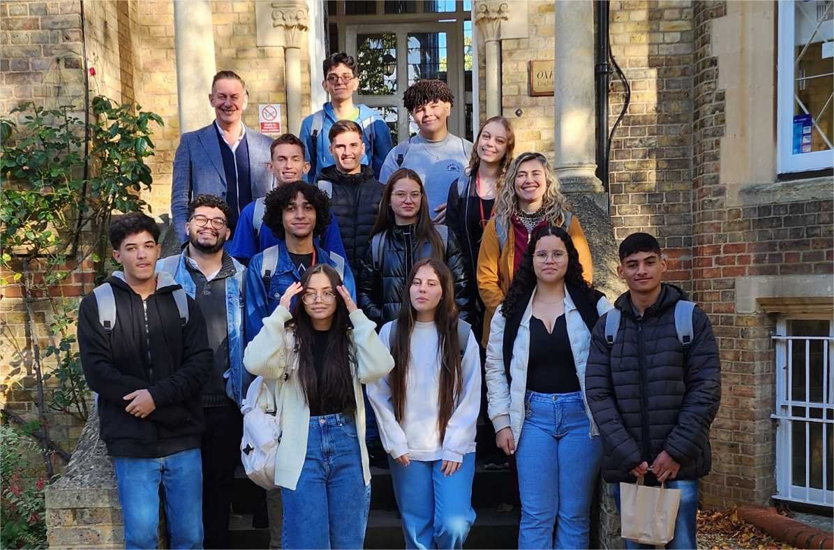 “Encontramos uma atmosfera de apoio e cuidado”, diz estudante da rede no primeiro dia de aula na Inglaterra