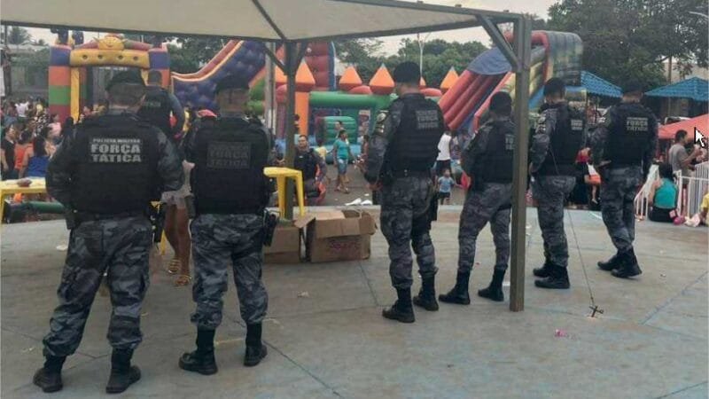 PM prende 14 pessoas e apreende drogas em comemoração organizada por facção
