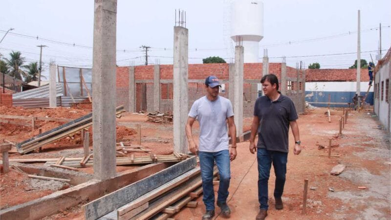 Deputado Thiago viabiliza recurso e fiscaliza construção da Escola Carlos Pereira Barbosa