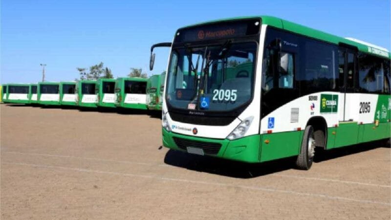 Eleitores de Cuiabá denunciam atrasos e falta de ônibus no dia das eleições municipais