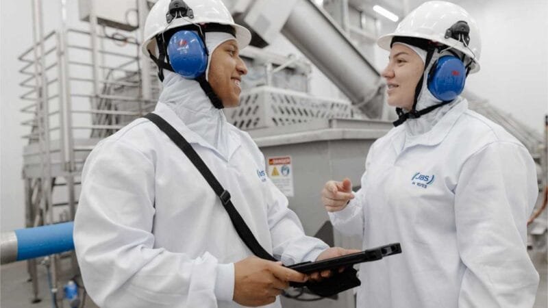 JBS tem mais de 190 vagas de emprego abertas em oito cidades de MT