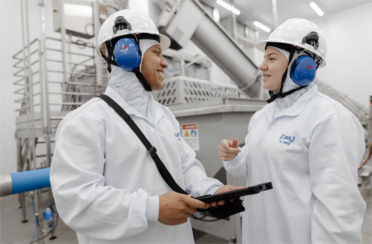 JBS tem mais de 190 vagas de emprego abertas em oito cidades de MT