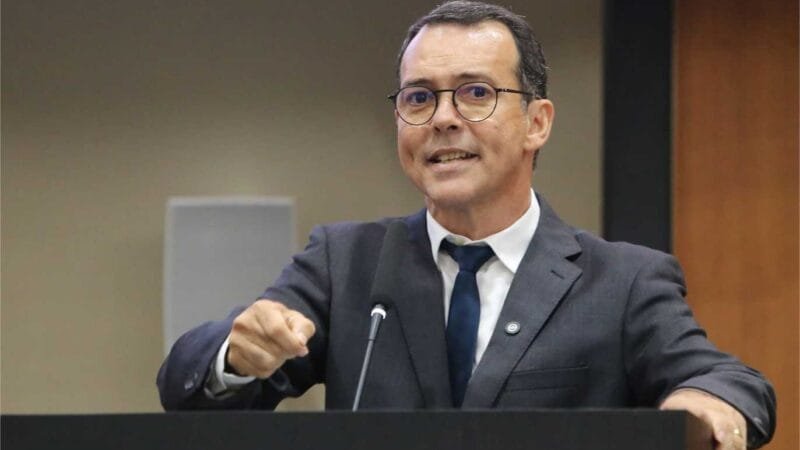 Lúdio aciona MP contra a Seduc por irregularidades na contratação de profissionais da Educação