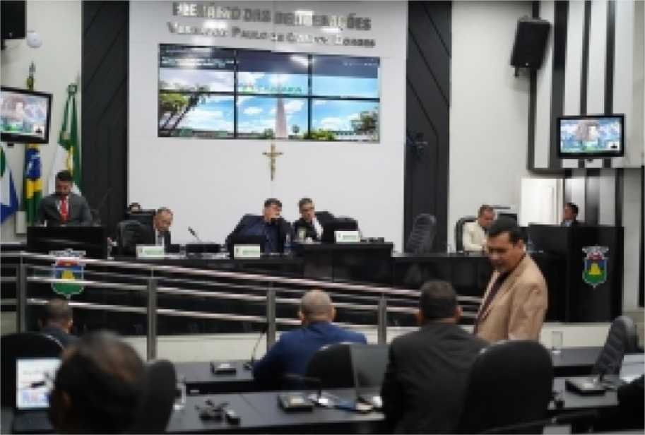 Câmara analisa requerimentos, projetos e honrarias durante Sessão Ordinária